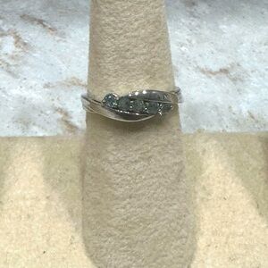 Silver aquamarine ring